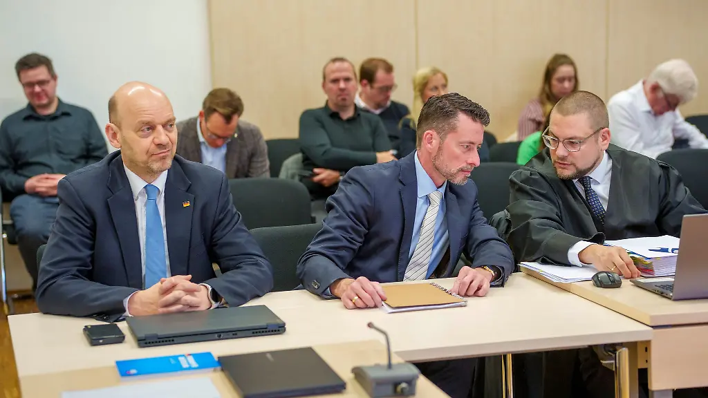 Vor-dem-Verwaltungsgericht-Wiesbaden-wird-die-Einstufung-der-hessischen-AfD-als-rechtsextremen-Verdachtsfall-durch-das-Landesamt-fuer-Verfassungsschutz-LfV-verhandelt