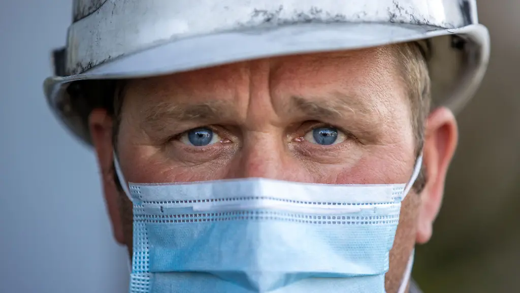 de9c80c7368897cf1e51deb5db543a59