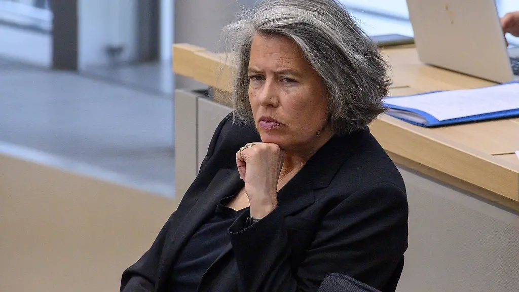 In-Sachsen-Anhalt-soll-die-Ausbildung-von-Feuerwehrleuten-verbessert-werden-sagt-Innenministerin-Tamara-Zieschang-CDU