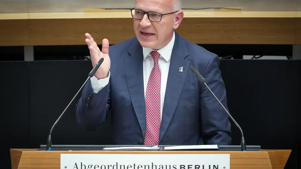Berlins-Regierender-Buergermeister-Kai-Wegner-CDU-hat-Kritik-der-Gruenen-im-Landesparlament-zurueckgewiesen