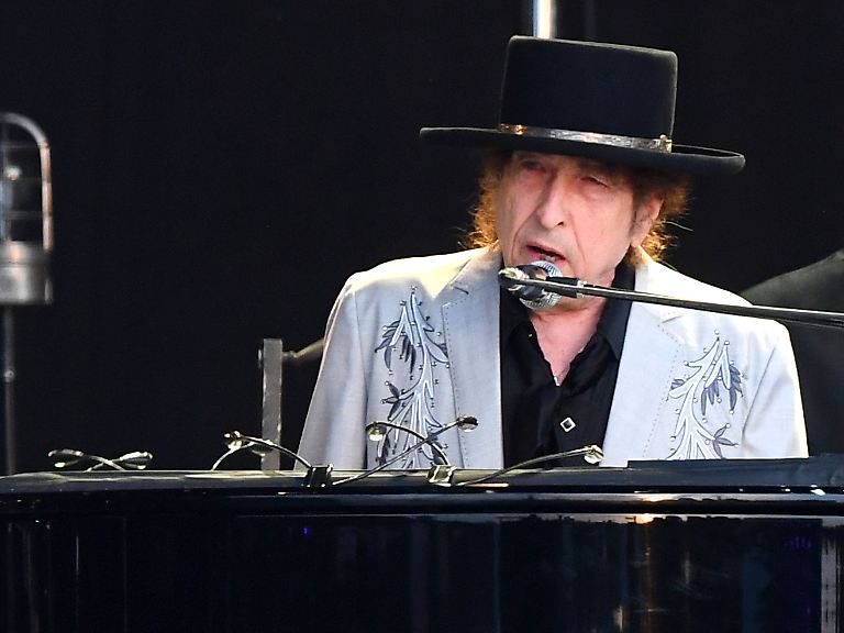 Bob Dylan oslavuje 85. narozeniny mezi historickými oceněními