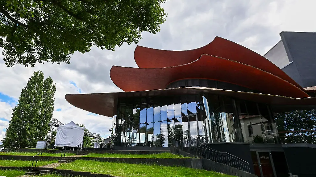 Die-Spielzeit-2026-2027-steht-im-Hans-Otto-Theater-in-Potsdam-unter-dem-Motto-Widerstehen