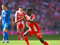 Verjüngungskur mit Ndiaye : FC Bayern nimmt Rekordsprinter fest unter Vertrag
