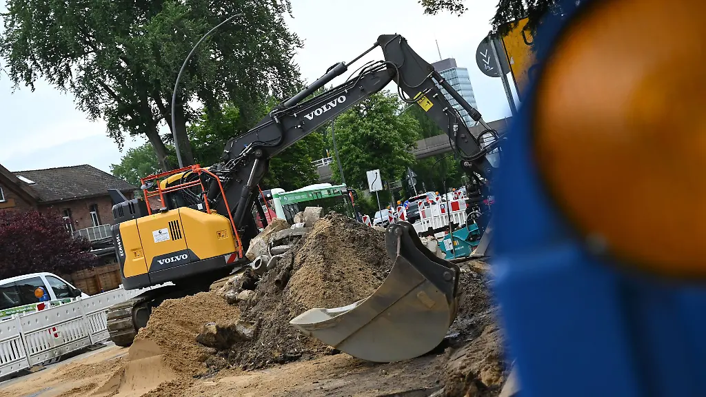 Ab-Freitag-sollen-auch-Gross-und-Schwertransporte-an-der-Baustelle-vorbeifahren-koennen