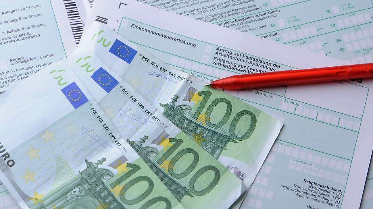 Damit die Mehrwertsteuer tatsächlich vom Finanzamt erstattet wird, muss auf die Kleinunternehmerregelung verzichtet werden.