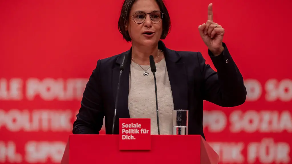 Die-Demokratie-darf-ihren-Feinden-gegenueber-nicht-naiv-sein-sagte-SPD-Fraktionschefin-Serpil-Midyatli