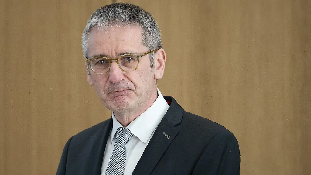 Zehn-Jahre-lang-war-der-Westerwaelder-Hering-Landtagspraesident-in-Mainz-nun-sollte-es-fuer-ihn-zu-Lotto-Rheinland-Pfalz-nach-Koblenz-gehen-daraus-wird-doch-nichts