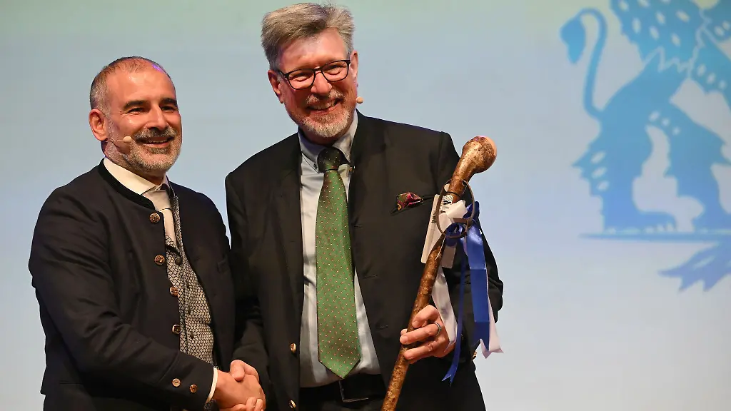 Der-neue-Praesident-des-Bayerischen-Brauerbundes-Stefan-Kreisz-l-und-sein-Vorgaenger-Georg-Schneider