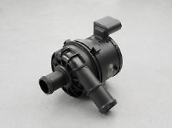 Die Kuehlwasserpumpe Sorgt Dafuer Dass Dem Motor Oder Dere Batterie Nicht Zu Warm Wird