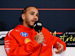 "Gewöhnt euch dran": Lewis Hamilton pustet Zündschnur seiner Rücktritts-"Bombe" aus