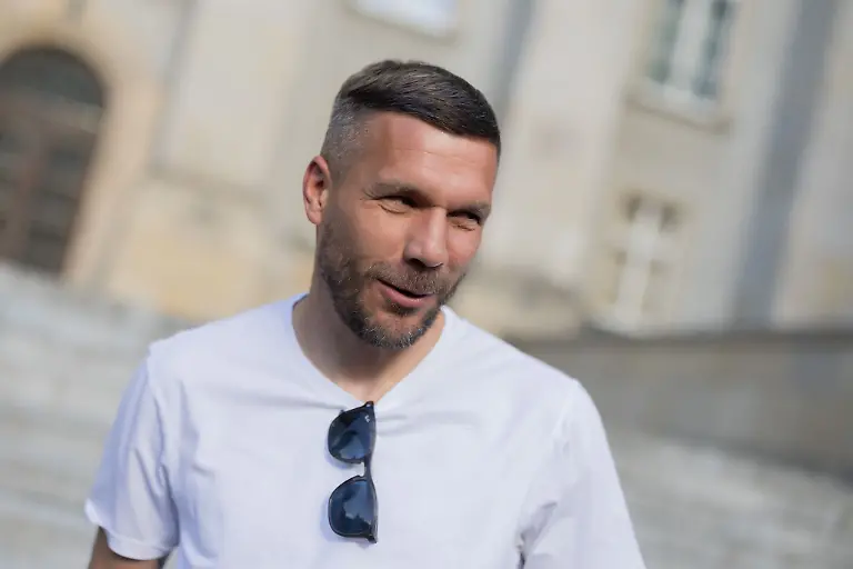 Lukas-Podolski-beendet-seine-aktive-Karriere