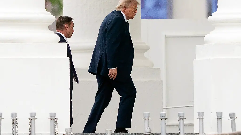 President-Donald-Trump-arrives-at-the-White-House-Friday-May-22-2026-in-Washington