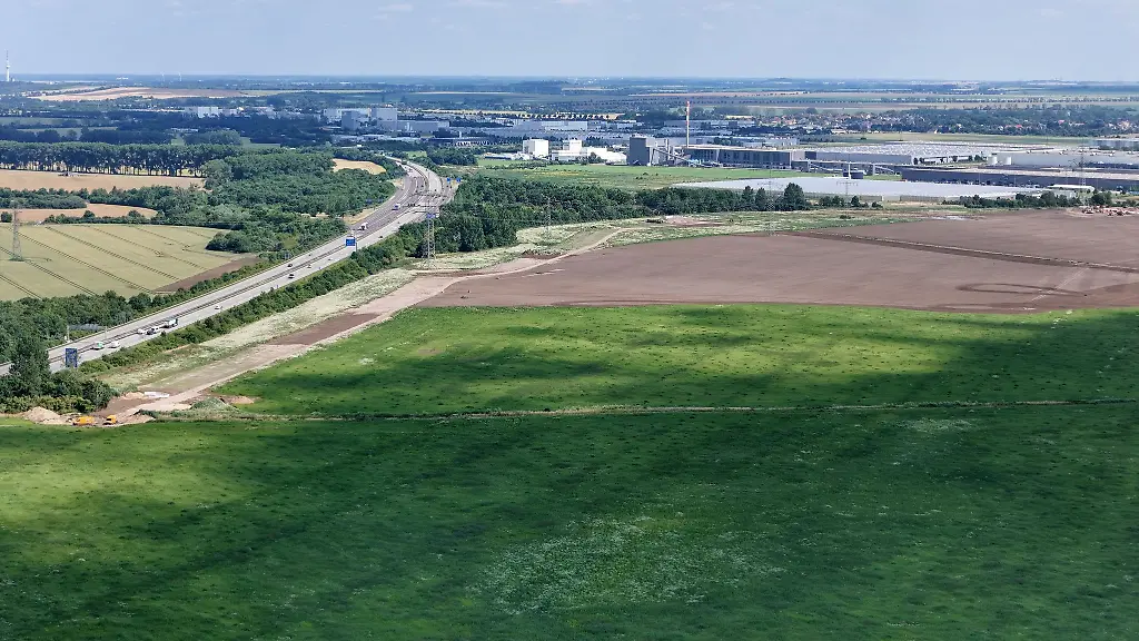 Auf-den-Flaechen-nahe-der-Landeshauptstadt-Magdeburg-soll-ein-riesiger-Technologiepark-entstehen