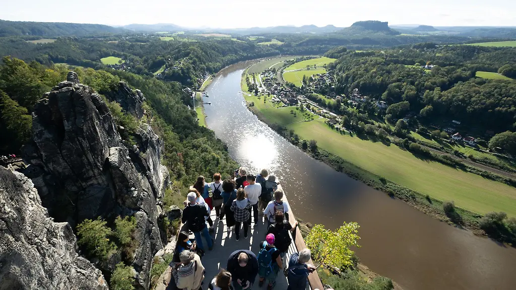 Nicht-nur-in-der-Saechsischen-Schweiz-ist-die-Waldbrandgefahr-am-Pfingstwochenende-erhoeht-In-weiten-Teilen-des-Freistaats-gilt-aktuell-die-Gefahrenstufe-3