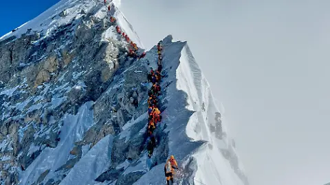 epi_1013926091_DPA AP_jn2ljtugtb-v1-ax-ms6144.jpg_Nepal Everest