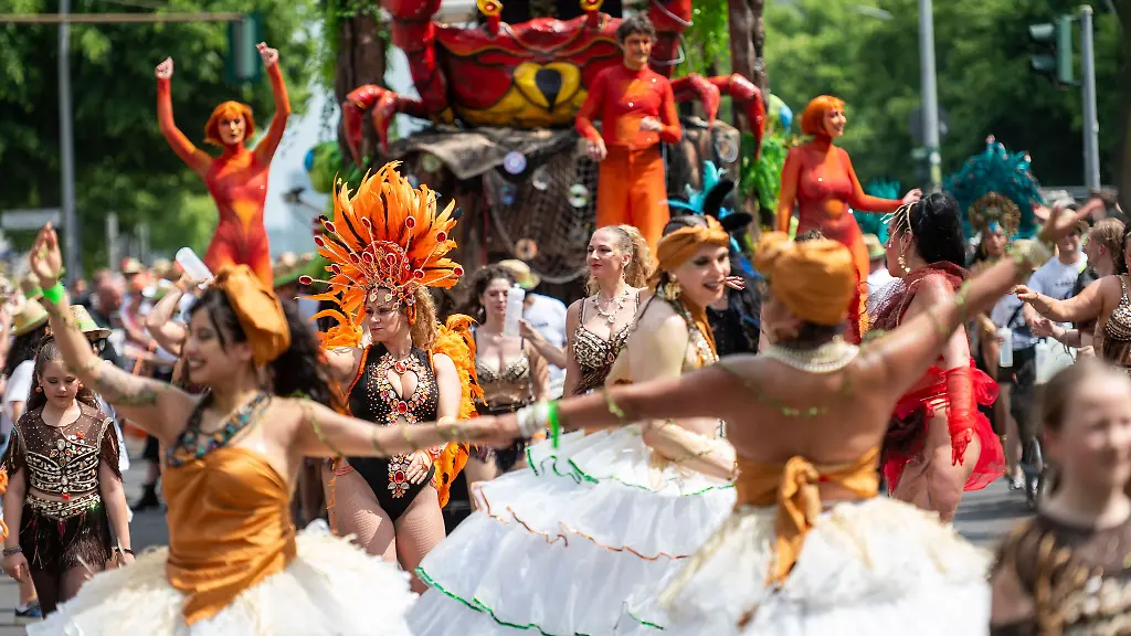 Berlin-feiert-den-Karneval-der-Kulturen