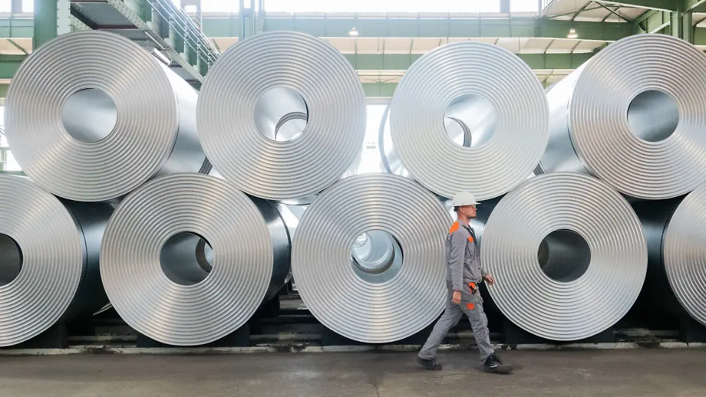 Die-Deutsche-Industrie-faehrt-starkes-Auftragsplus-ein-Volkswirte-hatten-es-deutlich-geringer-eingeschaetzt