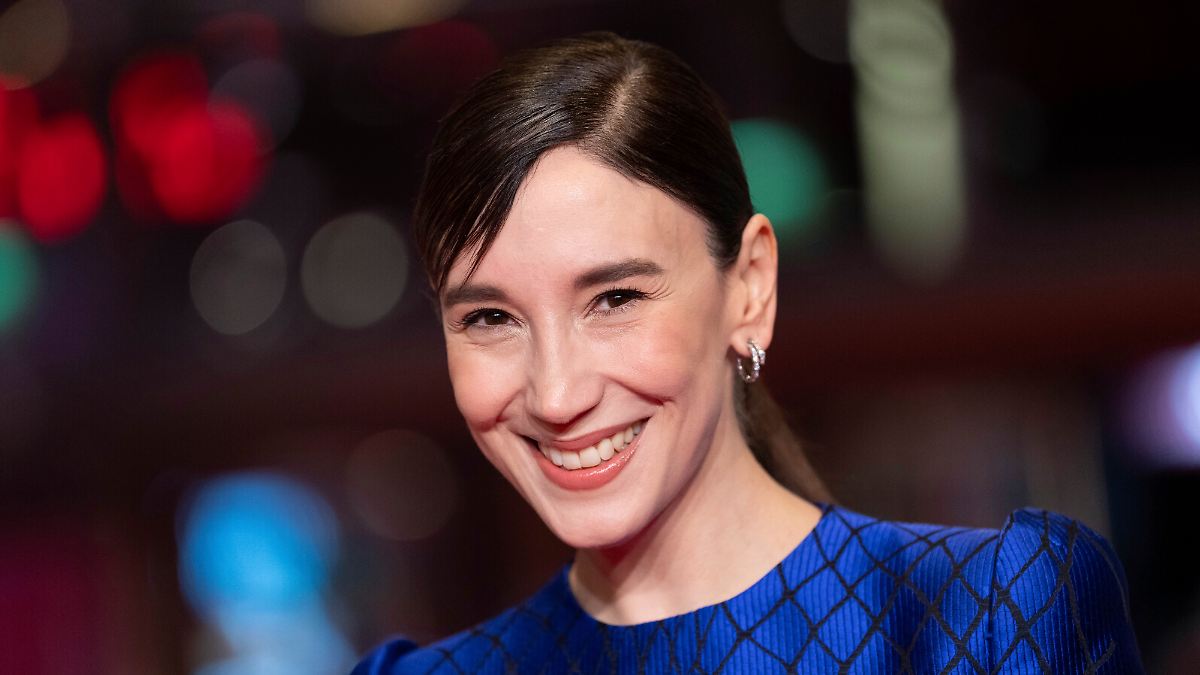 Sibel Kekilli Surprises Fans by Revealing She Said Yes