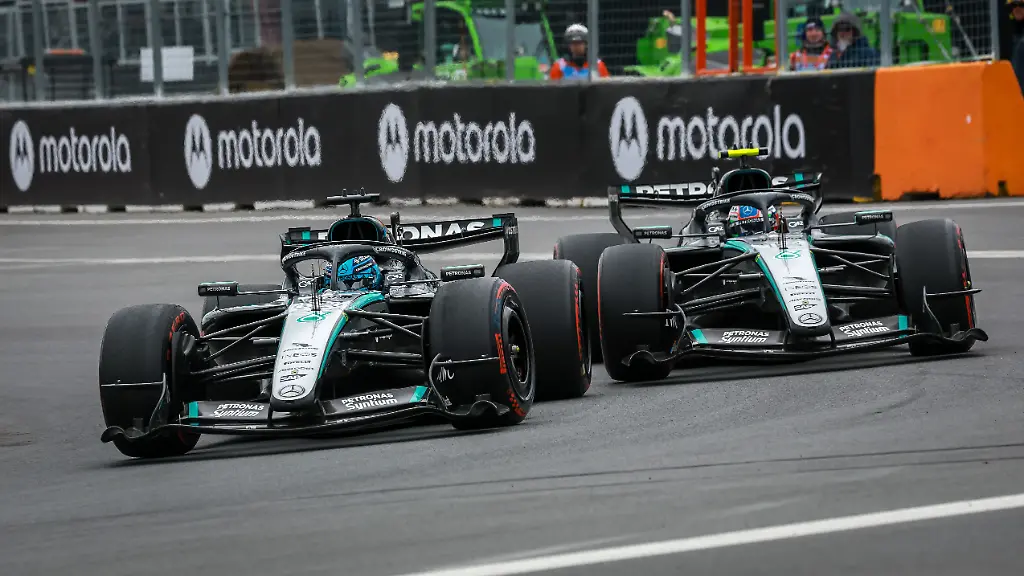 12-KIMI-ANTONELLI-Andrea-ita-Mercedes-AMG-F1-Team-W17-63-RUSSELL-George-gbr-Mercedes-AMG-F1-Team-W17-action-during-the-Formula-1-Grand-Prix-du-Canada-2026-5th-round-of-the-2026-Formula-One-World-Championship-from-May-22-to-24-2026-on-the-Circuit-Gilles-Villeneuve-in-Montreal-Canada-Photo-Florent-Gooden-DPPI