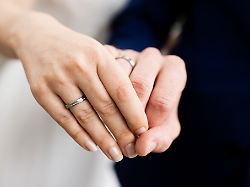 Fragen aus dem Arbeitsrecht : Muss der Arbeitgeber wissen, dass ich geheiratet habe?