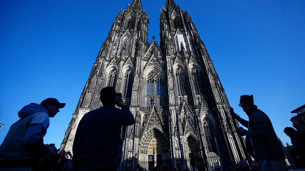 Der-Koelner-Dom-ist-nicht-nur-ein-Touristenmagnet