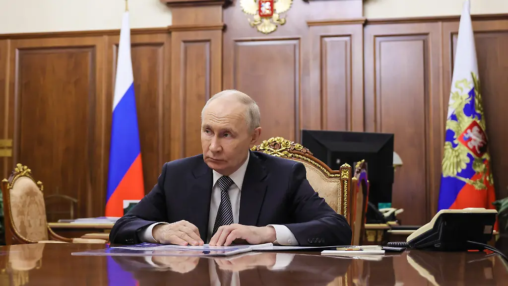 RUSSIA-MOSCOW-MAY-22-2026-Russia-s-President-Vladimir-Putin-looks-on-during-a-meeting-with-Vladislav-Khovalyg-Head-of-the-Tyva-Republic-at-the-Moscow-Kremlin-Credit-Image-Mikhail-Metzel-TASS-via-ZUMA-Press