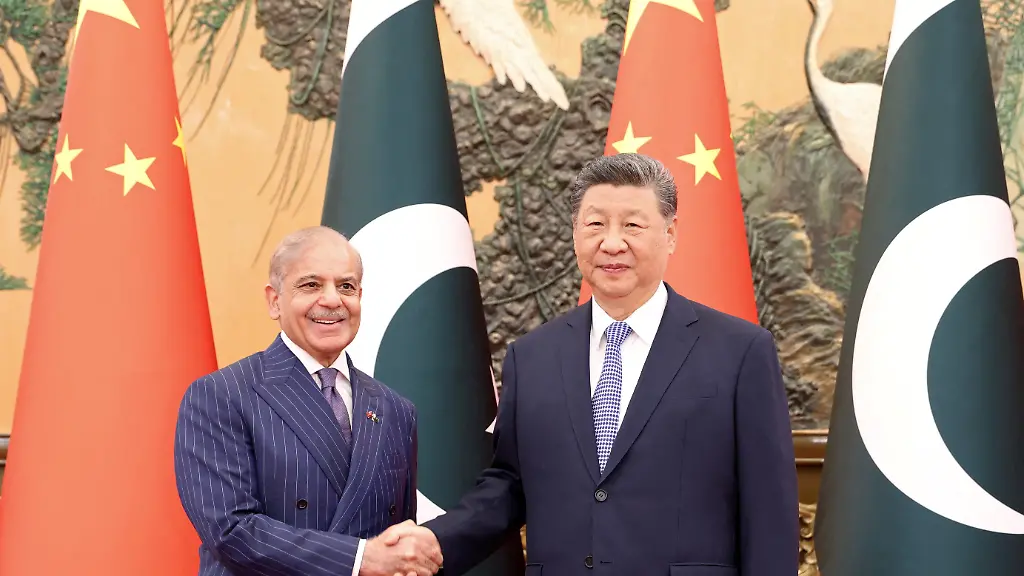 2026-05-25T111743Z_455794405_RC28GLA17FQC_RTRMADP_3_CHINA-PAKISTAN
