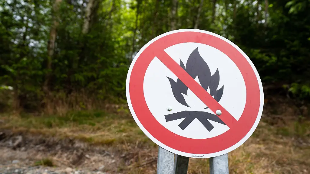 Die-Waldbrandgefahr-ist-in-vielen-Regionen-Bayerns-hoch