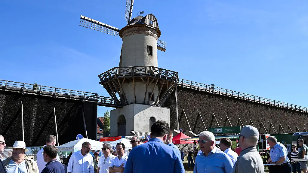Zahlreiche-Besucher-kamen-zum-Deutschen-Muehlentag-nach-Bad-Nauheim