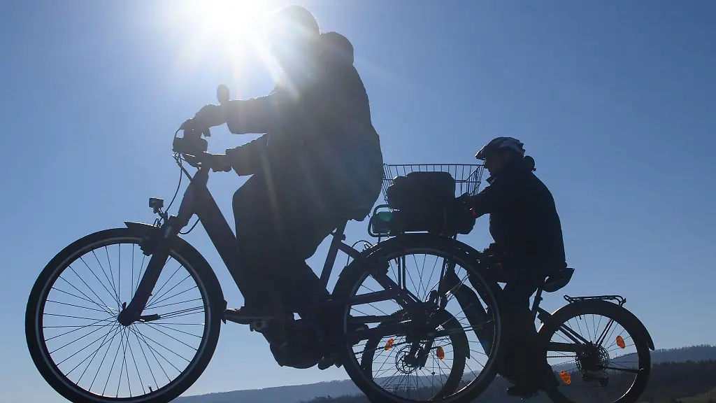 Viele-Radfahrer-sterben-im-Verkehr-das-Land-Niedersachsen-moechte-nun-mit-einer-Kampagne-dagegenwirken