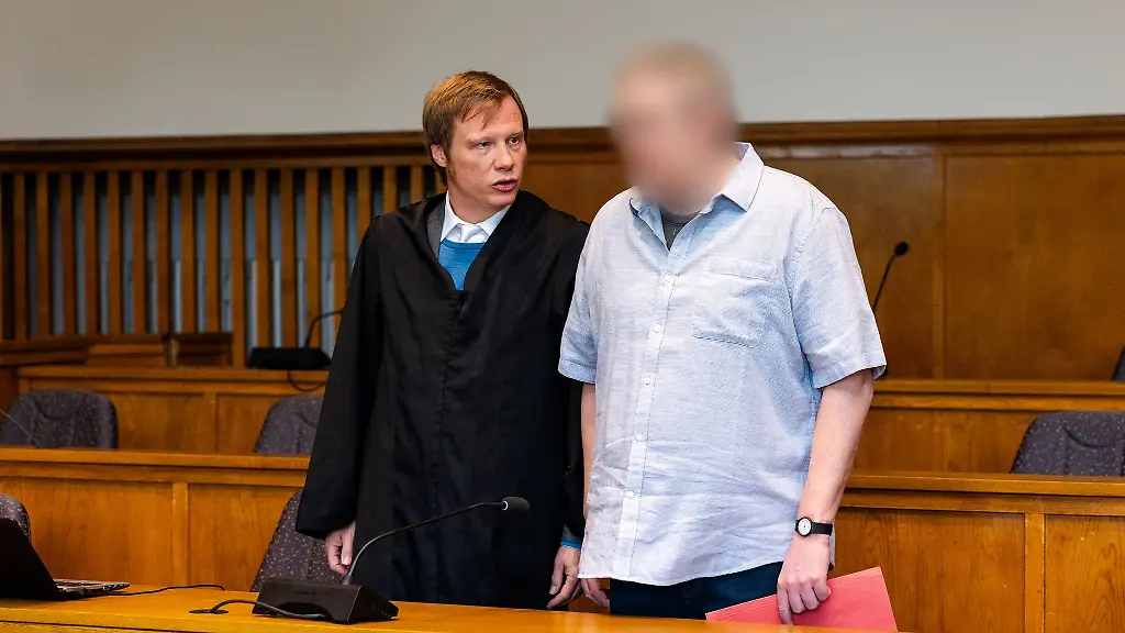 Der-Verteidiger-will-sich-zur-Tat-aeussern-Archivbild