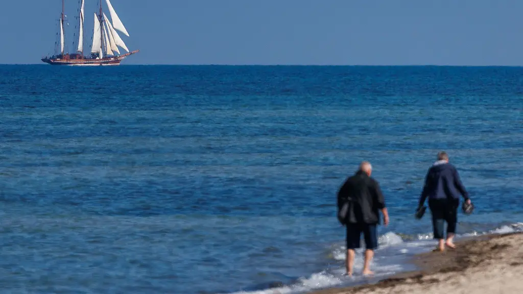 Die-naechsten-Tage-bleiben-sonnig-in-Mecklenburg-Vorpommern-jedoch-weichen-die-sommerlichen-Temperaturen-ab-Mittwoch-einem-kuehleren-Wind
