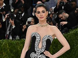 Heimliche OP : Anne Hathaway war zehn Jahre lang 