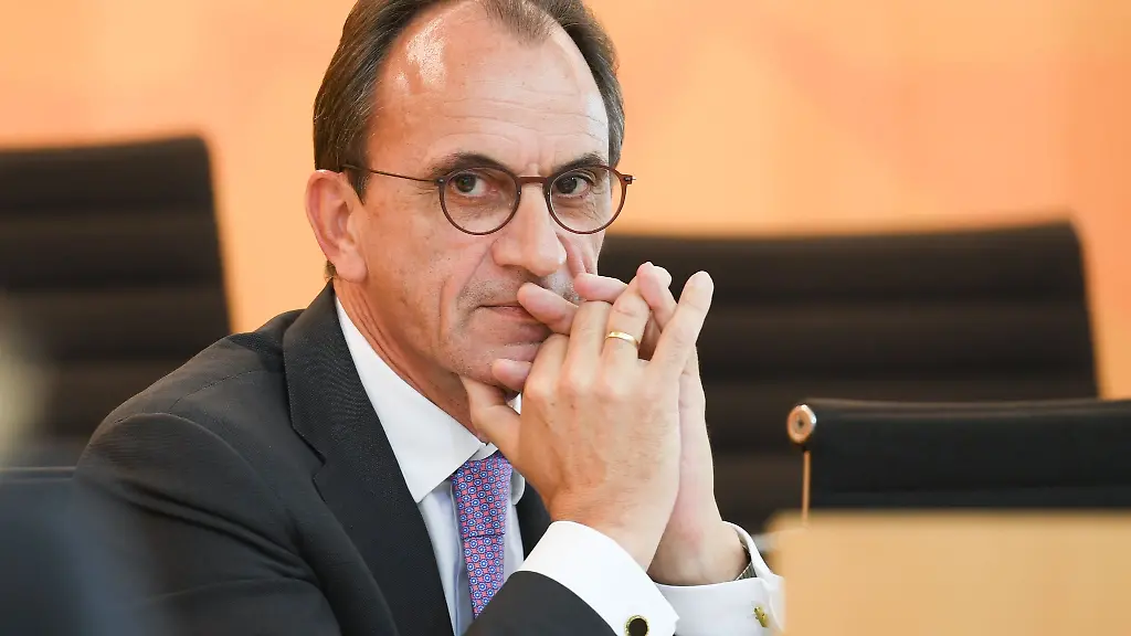 Boddenberg-ist-Fleischermeister-sowie-Miteigentuemer-eines-privaten-Unternehmens-im-Bildungssektor