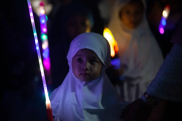 Torchlight-Parade-Welcoming-Islamic-New-Year-In-Indonesia-Indonesian-Muslims-take-part-in-a-torchlight-parade-to-welcome-the-Islamic-new-year-1-Muharram-1447-Islamic-Hijri-calendar-in-Bekasi-district-Indonesia-on-June-26-2025-Muslims-in-Indonesia-celebrate-the-Islamic-new-year-by-holding-a-torchlight-parade-as-a-symbol-of-bright-hope-for-all-people-and-the-universe-in-the-new-year-Bekasi-Indonesia-PUBLICATIONxNOTxINxFRA-Copyright-xAdityaxIrawanx-originalFilename-irawan-indonesi250626-npVqi