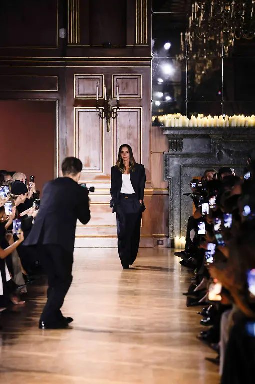 Fashion-designer-Victoria-Beckham-Victoria-Beckham-Womenswear-Collection-Ready-to-Wear-Fall-Winter-2026-2027-runway-show-as-part-of-Paris-Fashion-Week-PFW-at-the-Cite-Internationale-Universitaire-de-Paris-Paris-France-March-6-2026-Bestimage-Fashion-designer-Victoria-Beckham-Runway-at-the-Victoria-Beckham-Womenswear-Fall-Winter-2026-2027-show-as-part-of-Paris-Fashion-Week-on-March-6-2026-in-Paris-France-Paris-France-PUBLICATIONxNOTxINxFRAxUKxUSAxAUSxBEL-Copyright-xAgencex-xBestimagexAgencex-xBestimagex