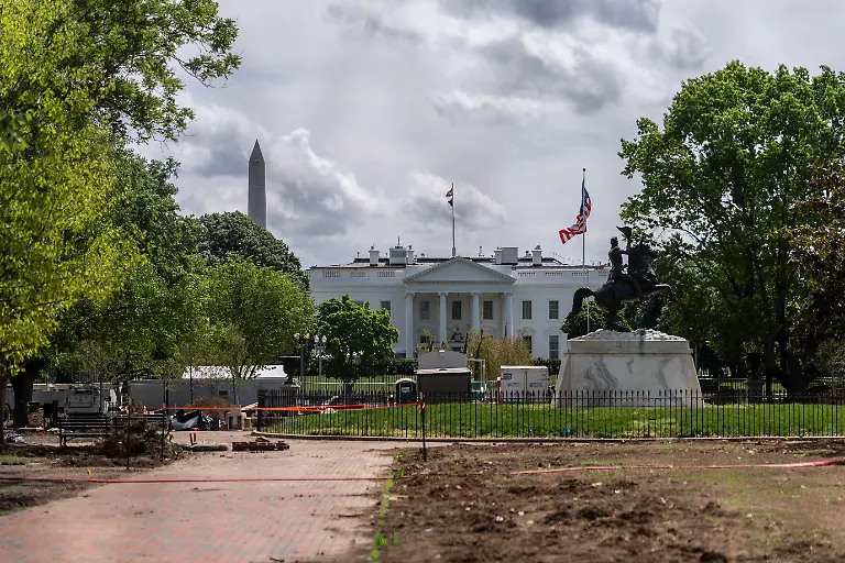 The-White-House-is-seen-past-Lafayette-Park-under-construction-ahead-of-America-250-Sunday-April-19-2026-in-Washington