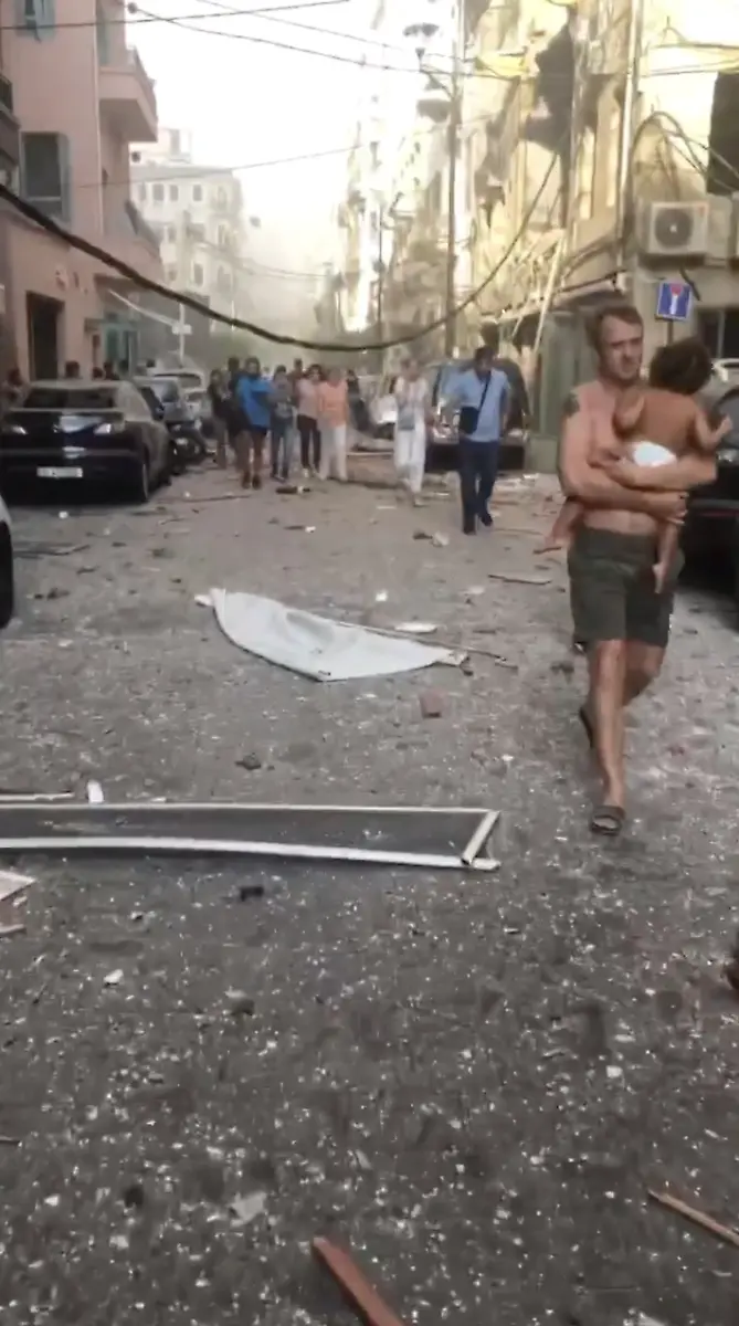 2020-08-04T201733Z-188509306-RC287I9N8O92-RTRMADP-3-LEBANON-SECURITY-BLAST