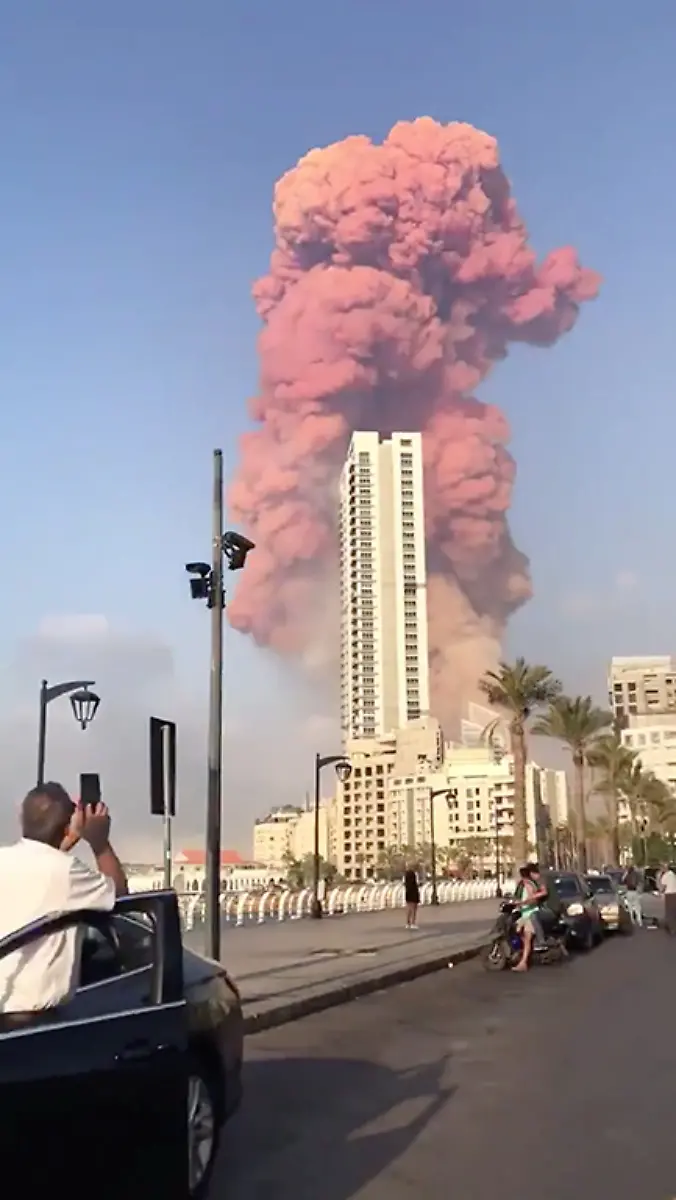 2020-08-04T171301Z-396046223-RC257I9S6JOY-RTRMADP-3-LEBANON-SECURITY-BLAST