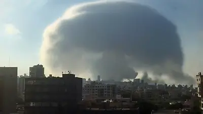 Detonationen im Hafen - Videos zeigen gewaltige Explosionen in Beirut -  Video - ntv