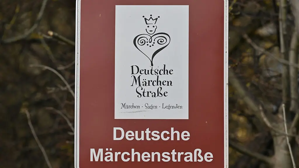 Die-Lesereise-fuehrt-Comic-Fans-entlang-der-Deutschen-Maerchenstrasse-von-Hanau-bis-Berlin