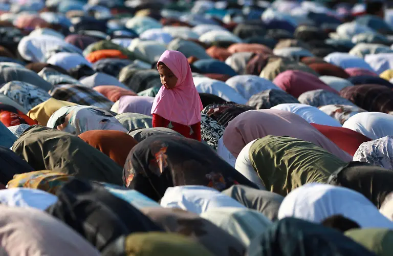 Muslim-men-offer-Eid-al-Fitr-prayers-at-a-playground-in-Kochi-India-on-March-20-2026-Muslims-in-the-southern-Indian-state-of-Kerala-celebrate-Eid-al-Fitr-on-Friday