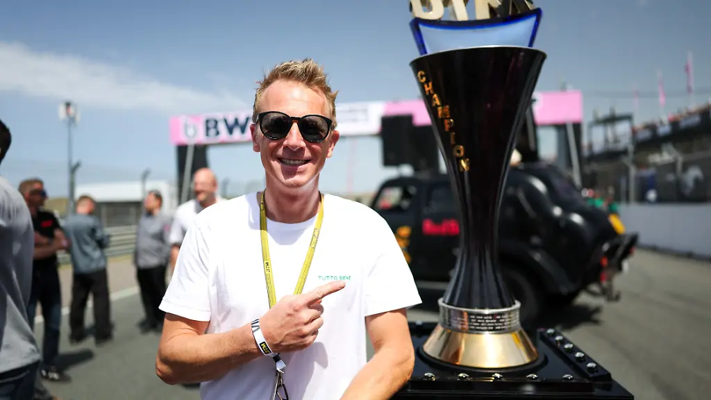 Fabian-Wegmann-besuchte-zum-ersten-Mal-die-DTM