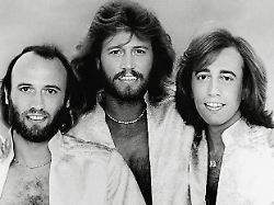 Falsche Todesmeldung : Trauer um Bee-Gees-Sänger Barry Gibb - doch er lebt