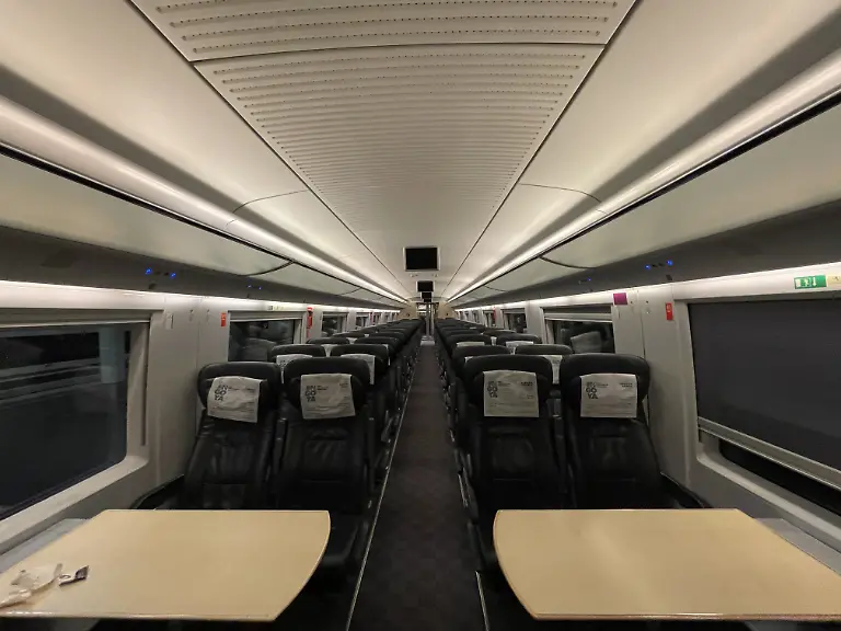 202112_Turista_Class_at_Renfe_S-103---CC BY-SA MNXANL