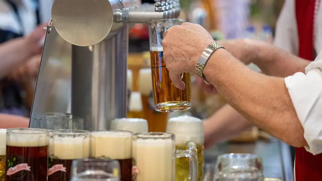 Thueringen-hat-im-vergangenen-Jahr-rund-15-4-Millionen-Euro-aus-der-Biersteuer-eingenommen-Illustration