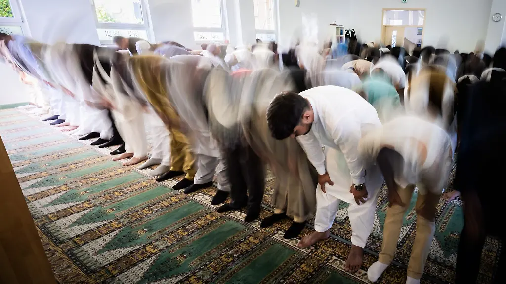 Das-Opferfest-Eid-al-Adha-gehoert-zu-den-wichtigsten-religioesen-Feiertagen-der-Muslime