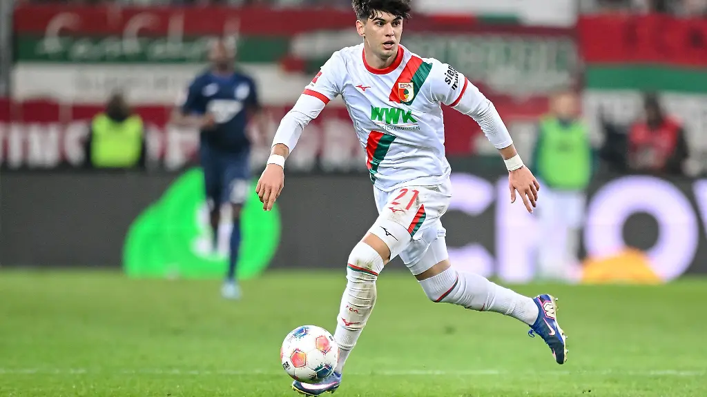 Rodrigo-Ribeiro-spielt-auch-in-Zukunft-fuer-den-FC-Augsburg
