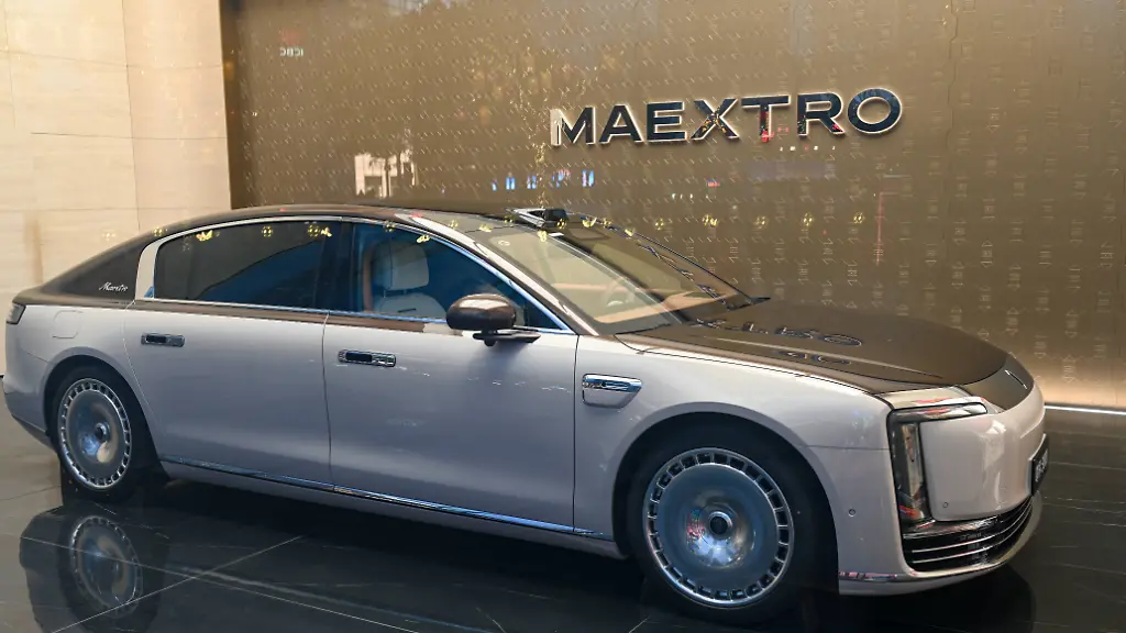 NANJING-CHINA-MARCH-04-Huawei-Maextro-S800-is-on-display-on-March-4-2026-in-Nanjing-Jiangsu-Province-of-China-Huawei-officially-unveiled-its-896-line-LiDAR-system-at-a-launch-event-in-Shenzhen-on-March-4