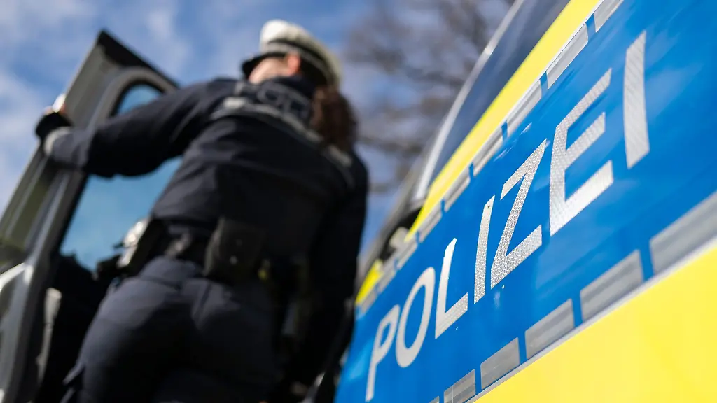 Die-B311-ist-nach-einem-Lkw-Unfall-teilweise-gesperrt